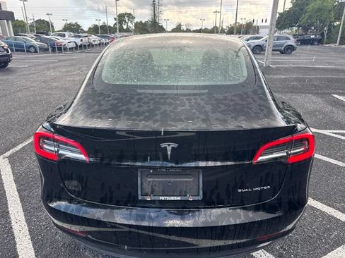 Used 2022 Tesla Model 3 Long Range AWD/4WD image 5