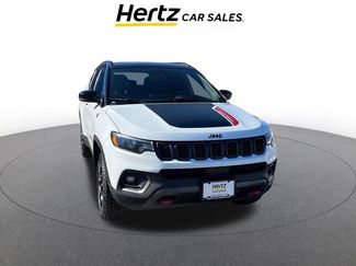 Used 2025 Jeep Compass Trailhawk video 1