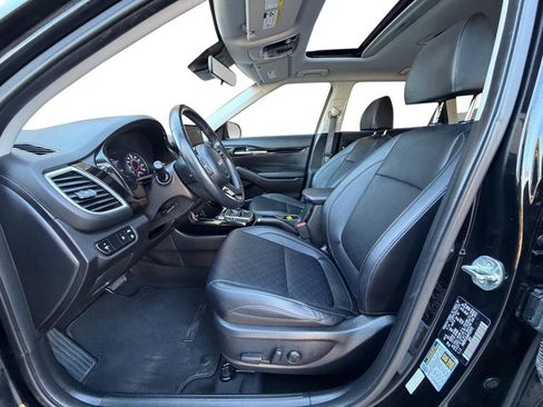 Used 2022 Kia Seltos EX image 11