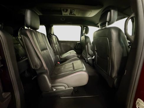 Used 2018 Dodge Grand Caravan GT image 35