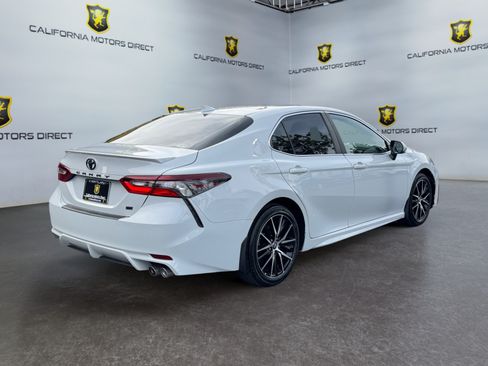 Used 2023 Toyota Camry SE FWD image 5