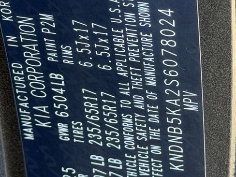 Used 2025 Kia Carnival LXS image 40