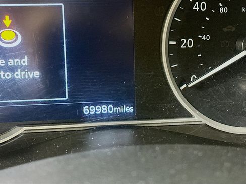Used 2019 Nissan Kicks SV FWD image 19
