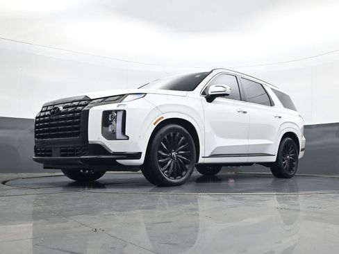 Used 2024 Hyundai Palisade Calligraphy image 18