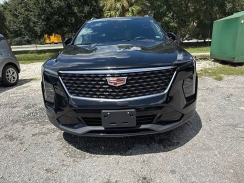 Used 2025 Cadillac XT4 Premium Luxury AWD/4WD image 2