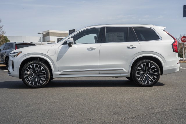 New 2026 Volvo XC90 T8 Plus w/ Protection Package Premier AWD/4WD image 4
