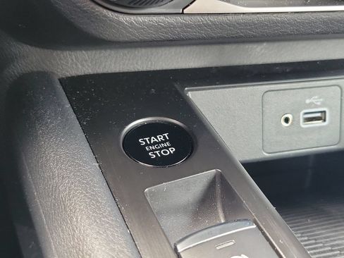 Used 2025 Nissan Kicks S AWD/4WD image 29