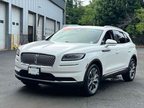 Used 2023 Lincoln Nautilus Reserve AWD/4WD image 3