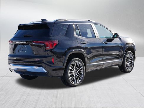 New 2026 GMC Terrain Denali w/ LPO, Black Badging Package image 4