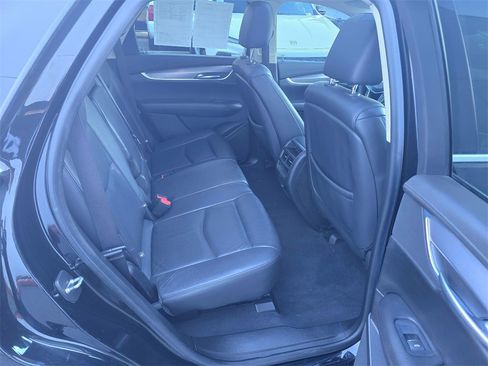 Used 2018 Cadillac XT5 Luxury w/ Driver Awareness Package image 12