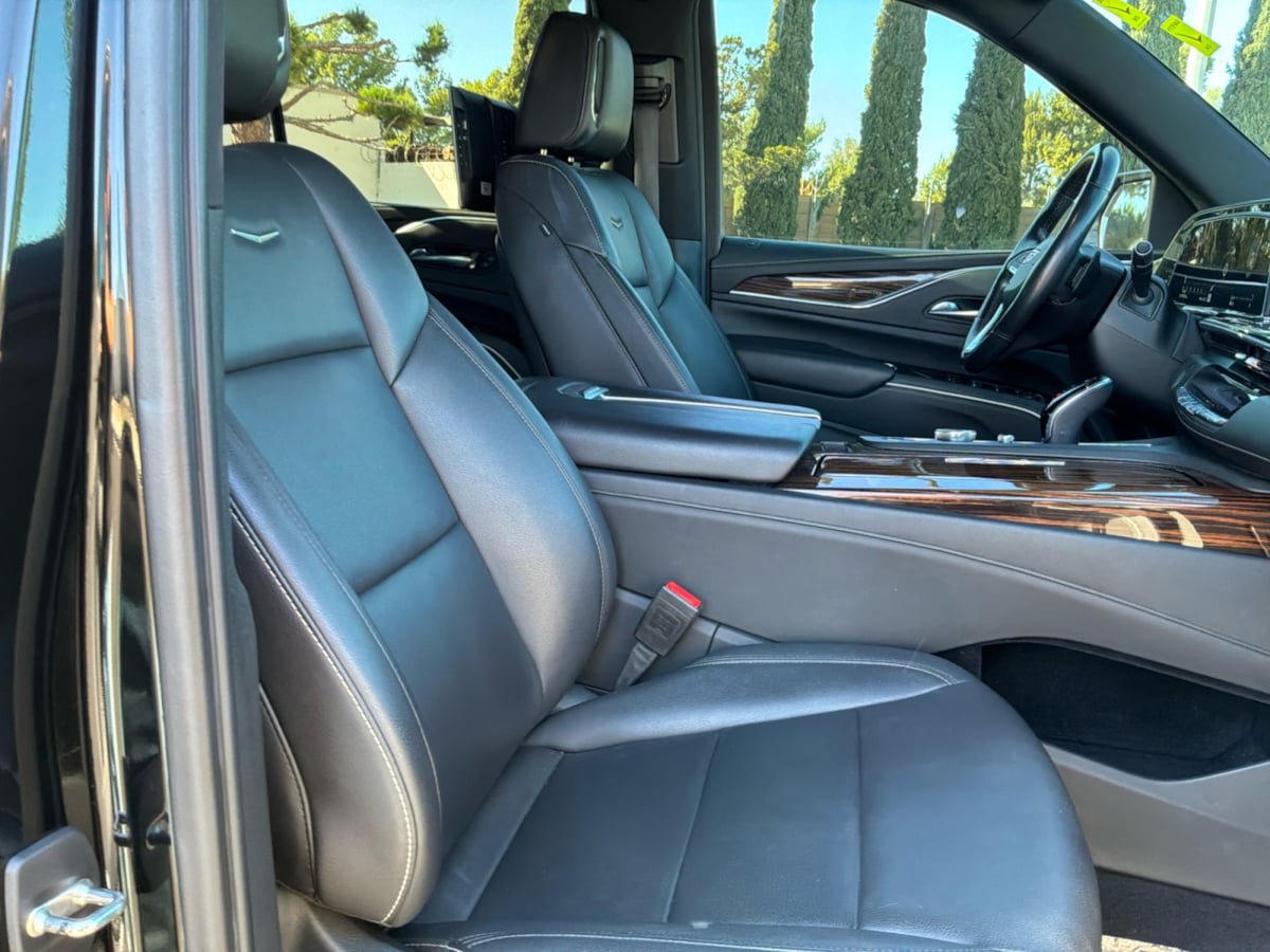 Used 2021 Cadillac Escalade ESV Luxury RWD image 21