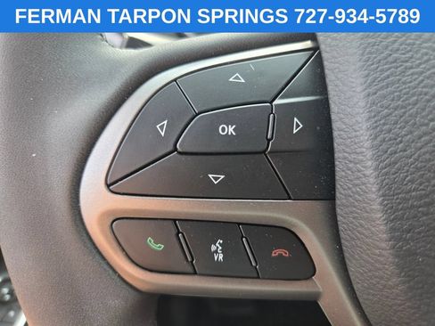 Used 2020 Jeep Cherokee Latitude Plus FWD image 31