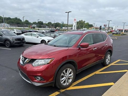 Used 2016 Nissan Rogue SL w/ SL Premium Package FWD image 2