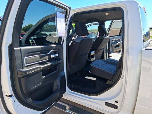 Used 2024 RAM 2500 Big Horn w/ Off Road Package AWD/4WD image 17