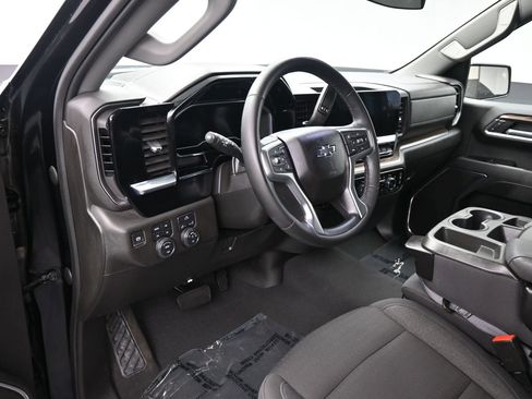 Used 2024 Chevrolet Silverado 1500 RST w/ Z71 Off-Road Package AWD/4WD image 12