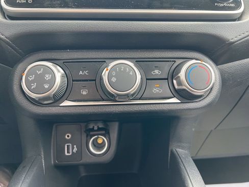 Used 2024 Nissan Versa S w/ Trunk Package image 21