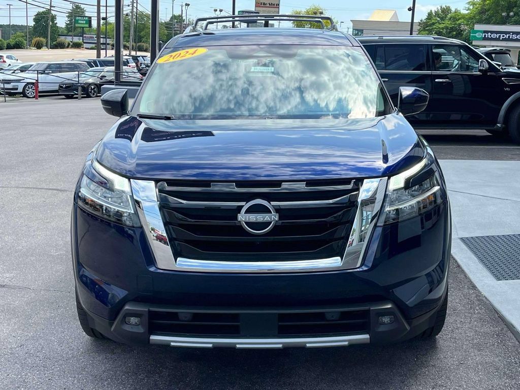 Used 2024 Nissan Pathfinder Platinum w/ Cargo Package AWD/4WD image 8