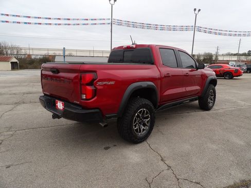 Used 2025 Chevrolet Colorado ZR2 w/ Technology Package image 4