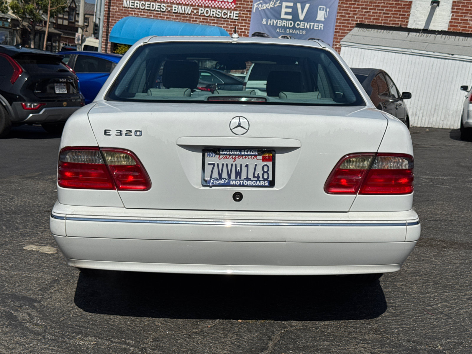 Used 2000 Mercedes-Benz E 320 Sedan image 7