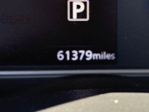 Used 2021 Nissan Versa SV FWD image 31