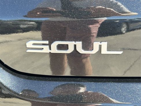 Used 2025 Kia Soul GT-Line image 10