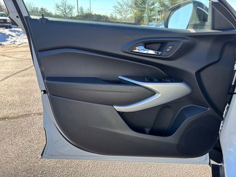 Used 2024 Chevrolet Trax RS w/ Driver Confidence Package image 12