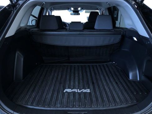 Certified 2025 Toyota RAV4 XLE AWD/4WD image 31