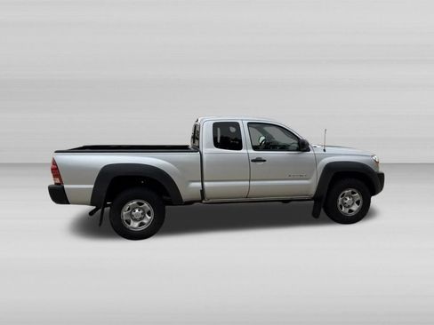 Used 2007 Toyota Tacoma 4x4 Access Cab V6 w/ Convenience Pkg image 4