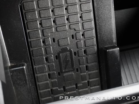 Used 2025 Ford F250 Lariat w/ Chrome Package image 45