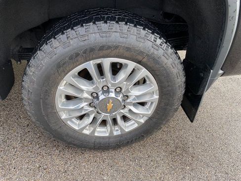 Used 2021 Chevrolet Silverado 2500 High Country image 9
