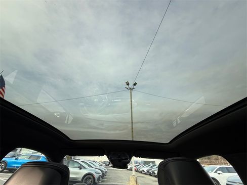 Used 2024 Cadillac Lyriq Luxury image 26