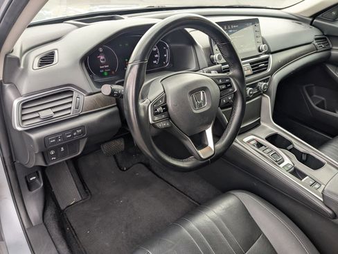 Used 2019 Honda Accord Touring image 14