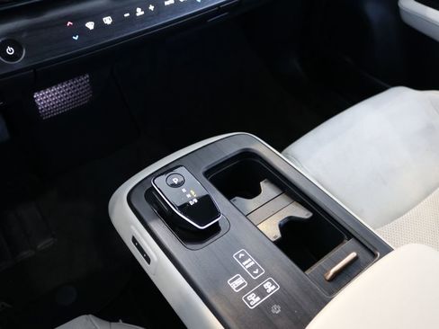 Used 2023 Nissan Ariya AWD image 54