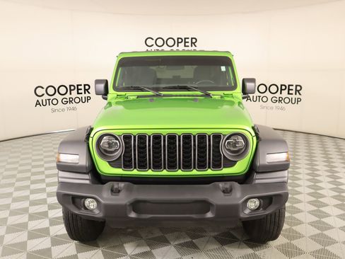 Used 2025 Jeep Wrangler Sport image 8