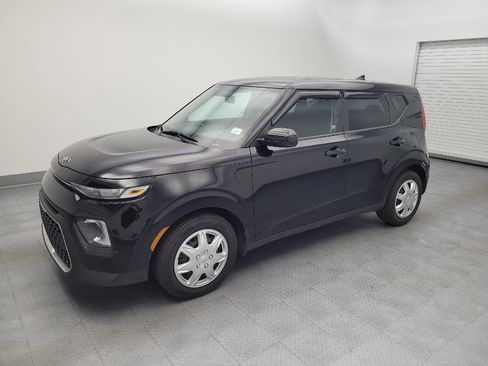 Used 2020 Kia Soul LX FWD image 2