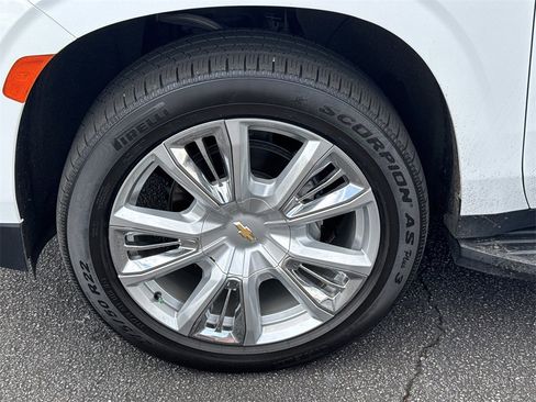 Used 2021 Chevrolet Tahoe LT w/ LT Signature Package image 8