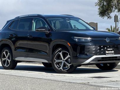 New 2025 Volkswagen Tiguan SE