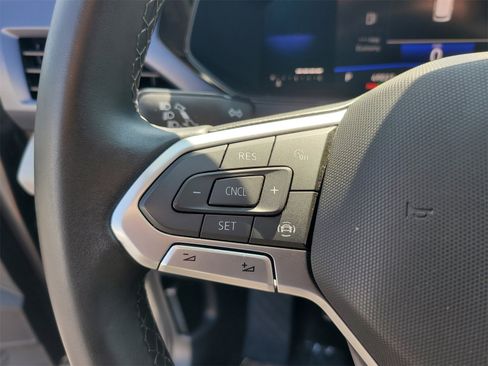 Used 2022 Volkswagen Taos SE image 28