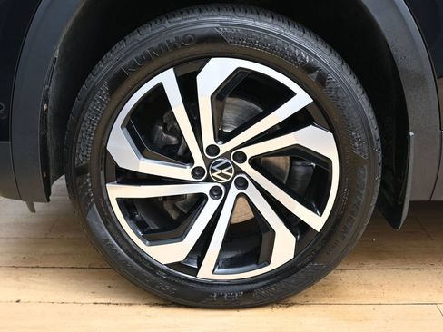Used 2021 Volkswagen Atlas Cross Sport SEL Premium AWD/4WD image 12