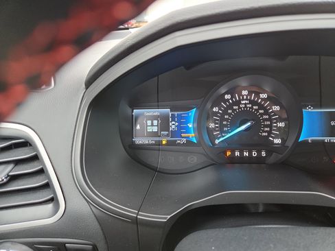 Used 2024 Ford Edge ST-Line image 13