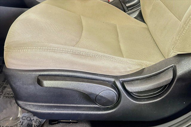 Used 2015 Hyundai Elantra SE FWD image 16