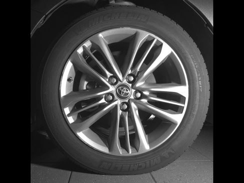Used 2016 Toyota Camry SE FWD image 9