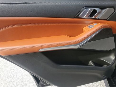 Used 2022 BMW X7 M50i w/ Executive Package image 33