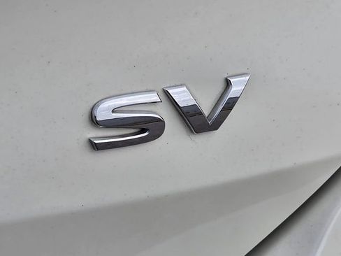 Used 2017 Nissan Rogue SV image 26