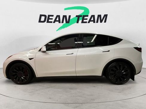 Used 2023 Tesla Model Y Performance image 5