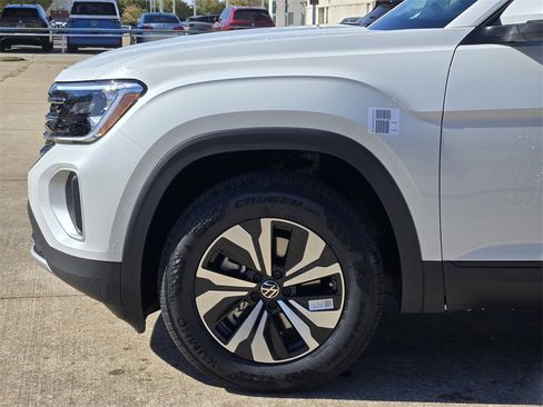 New 2026 Volkswagen Atlas SE image 5