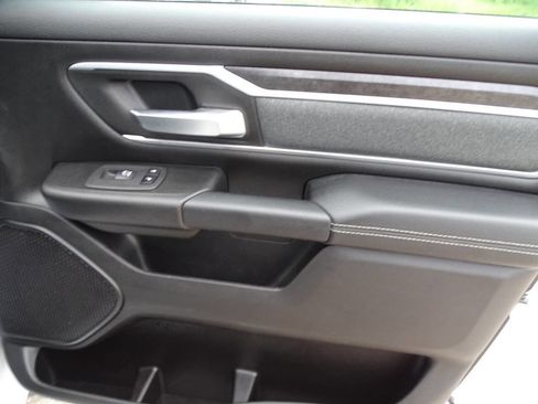 Used 2022 RAM 1500 4x4 Crew Cab Big Horn image 46