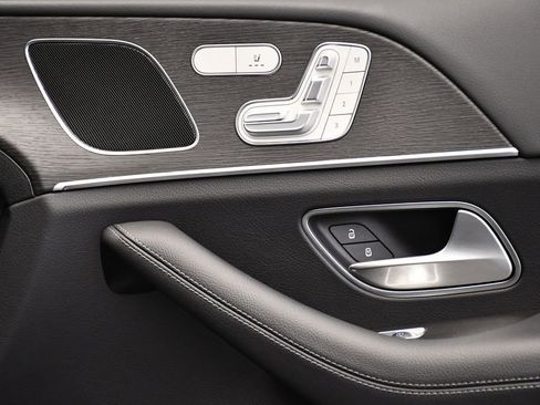 Used 2025 Mercedes-Benz GLE 350 4MATIC image 49