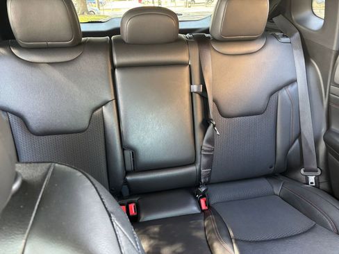 Used 2025 Jeep Compass Trailhawk image 32