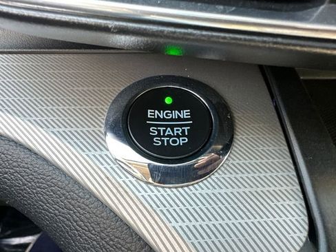 Used 2020 Ford Explorer XLT w/ Equipment Group 202A image 31